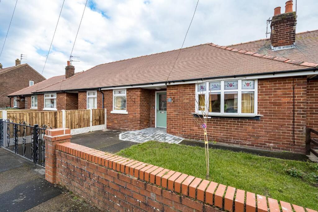 Cherry Tree Cottage Thornton  외부 사진